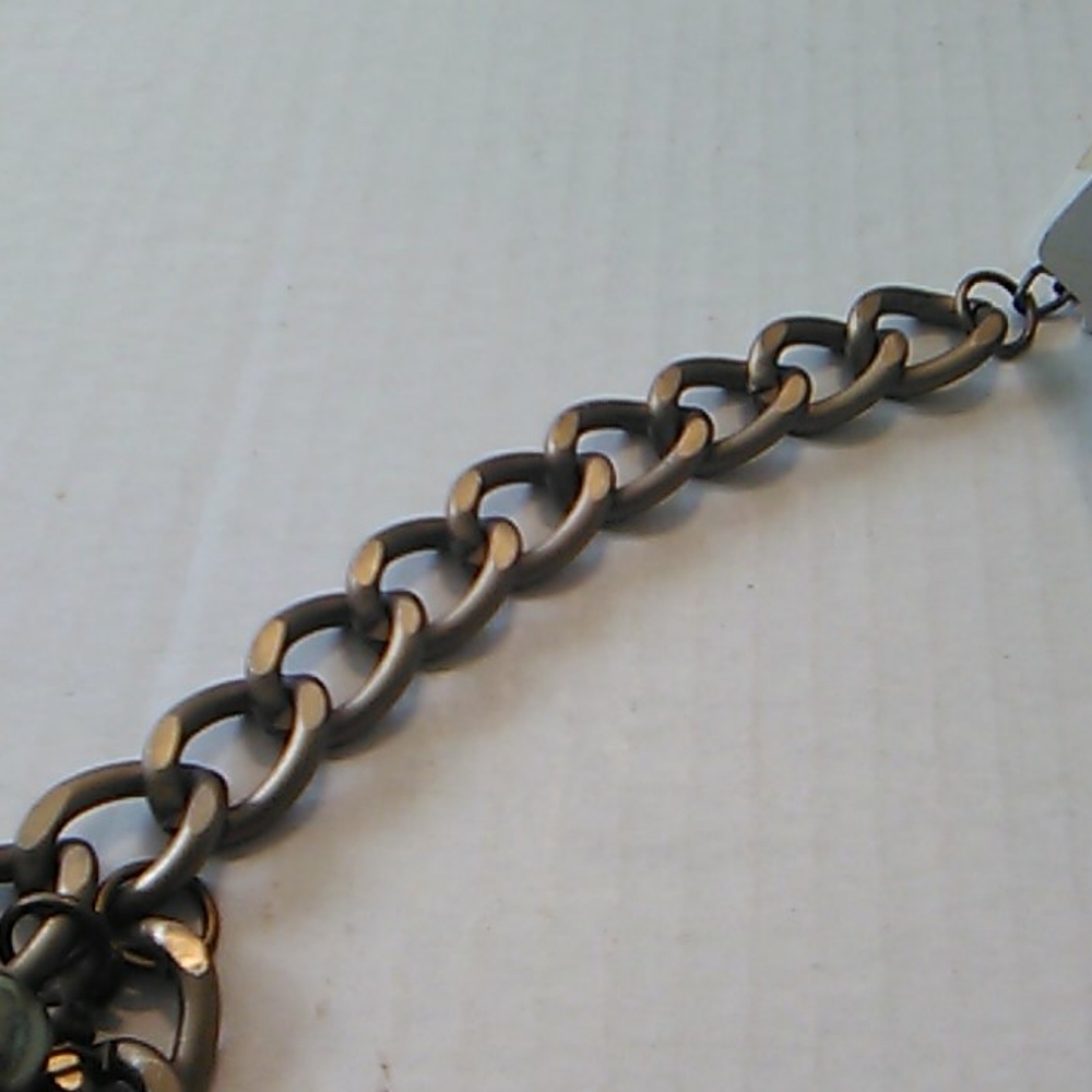 Nwt Green and Gold necklace set - Picture 5 of 8